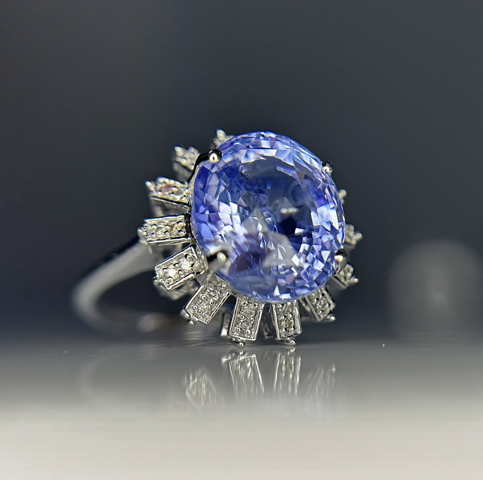Beautiful 7.90CT Unheated Ceylon Blue Sapphire With Natural Diamonds & 18k Gold - 4