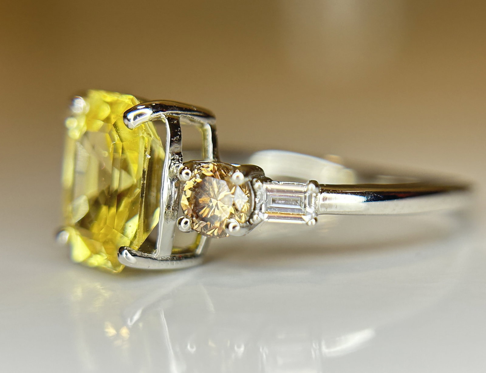 Beautiful 2.34ct Unheated Untreated Natural Ceylon Yellow Sapphire Diamonds & 950 Platinum - 4