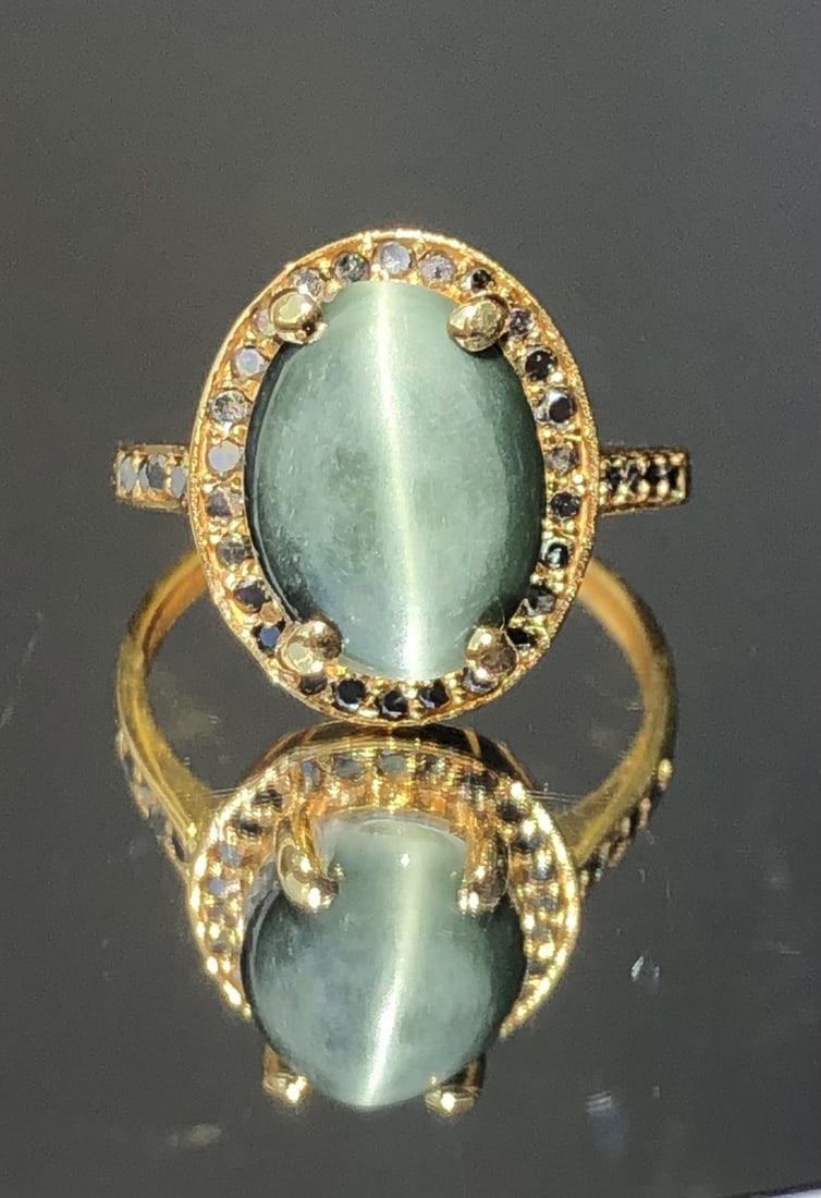 Beautiful Natural 3.05ct Cat’s Eye Ring With Natural Black Diamonds and 18k Gold - 6