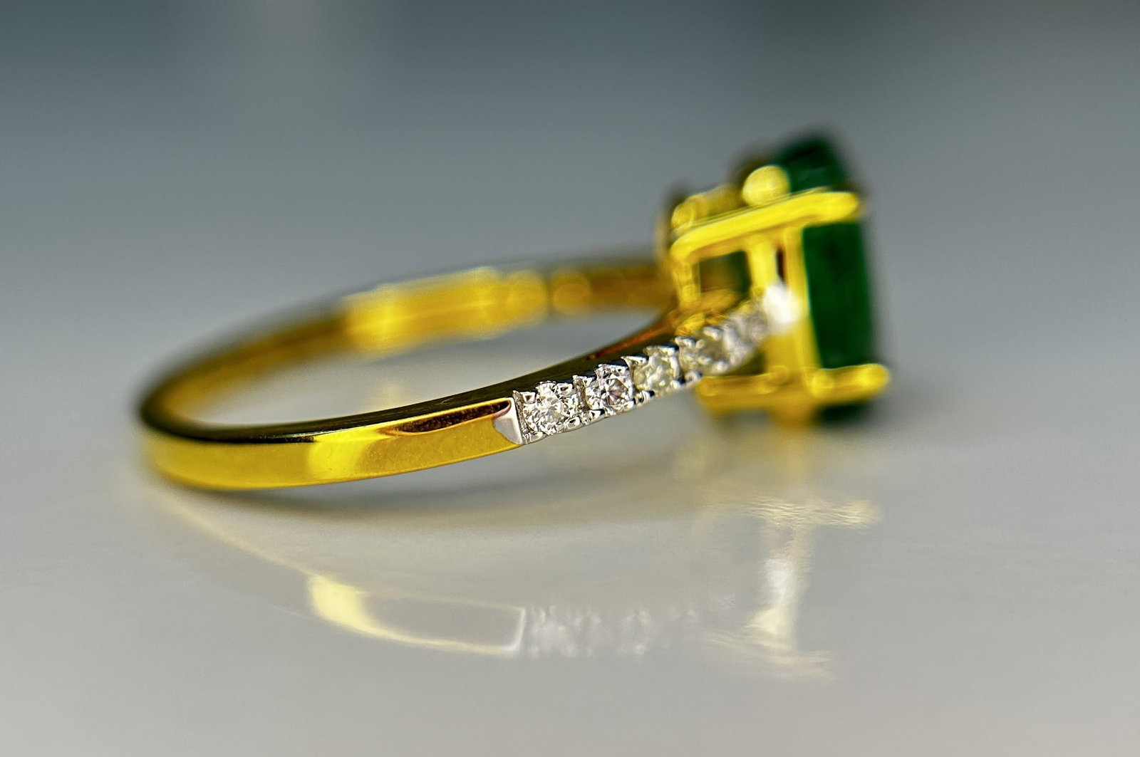 Beautiful Natural Emerald 2.02 CT With Natural Diamonds & 18k Gold - 5