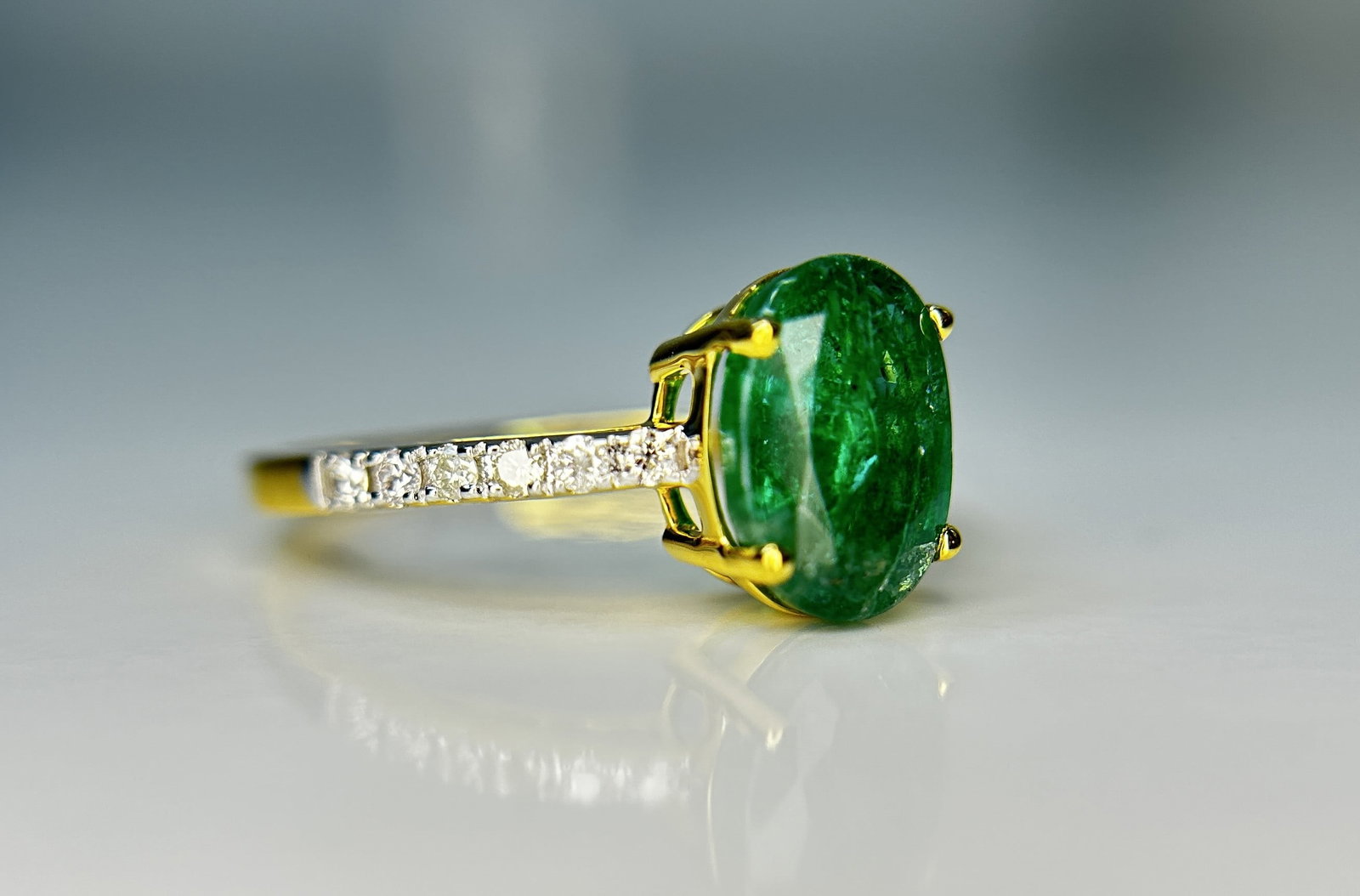 Beautiful Natural Emerald 2.02 CT With Natural Diamonds & 18k Gold - 6