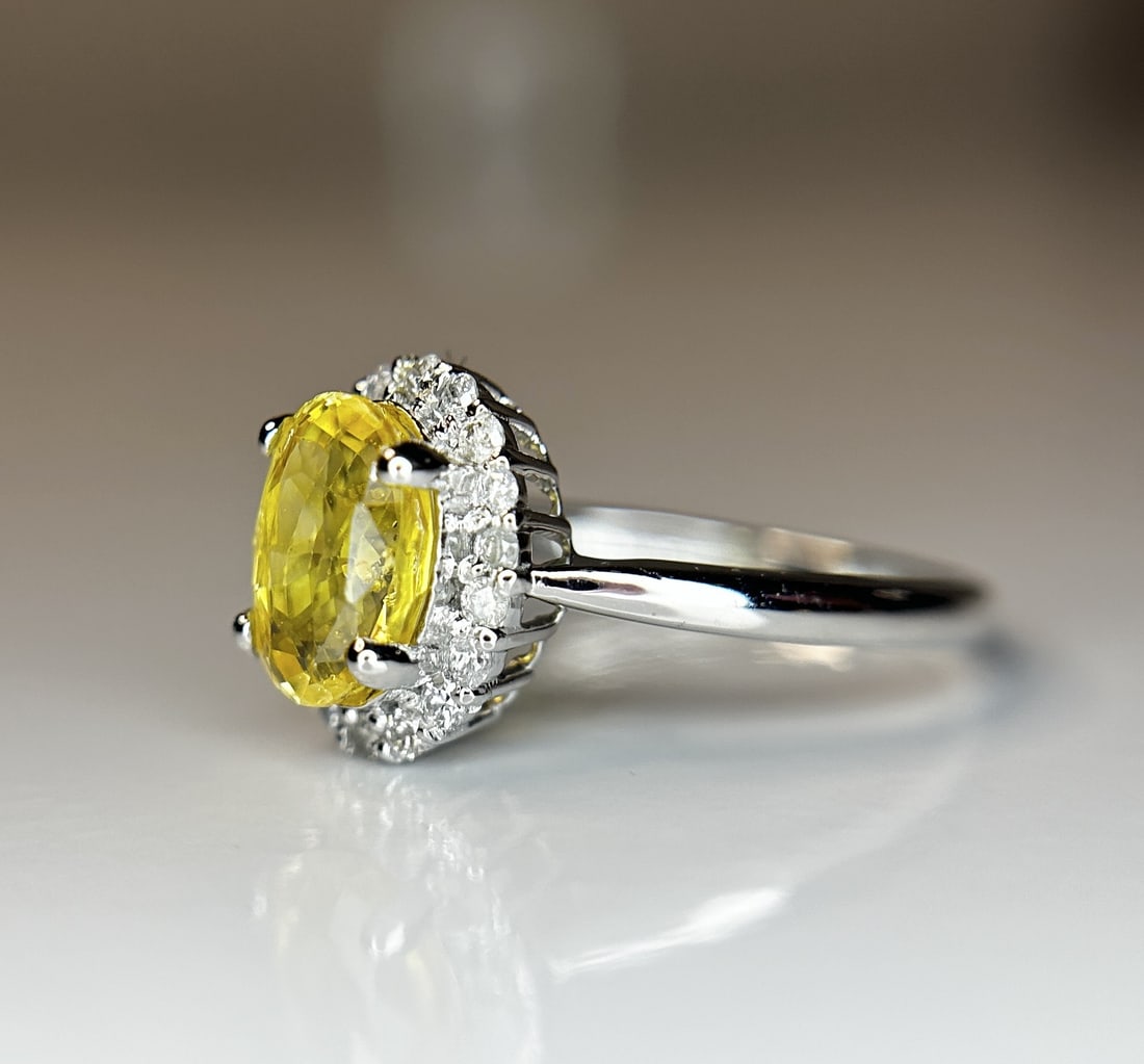 Beautiful 2.09 CT Unheated Yellow Sapphire With Natural Diamonds & 18k Gold - 3