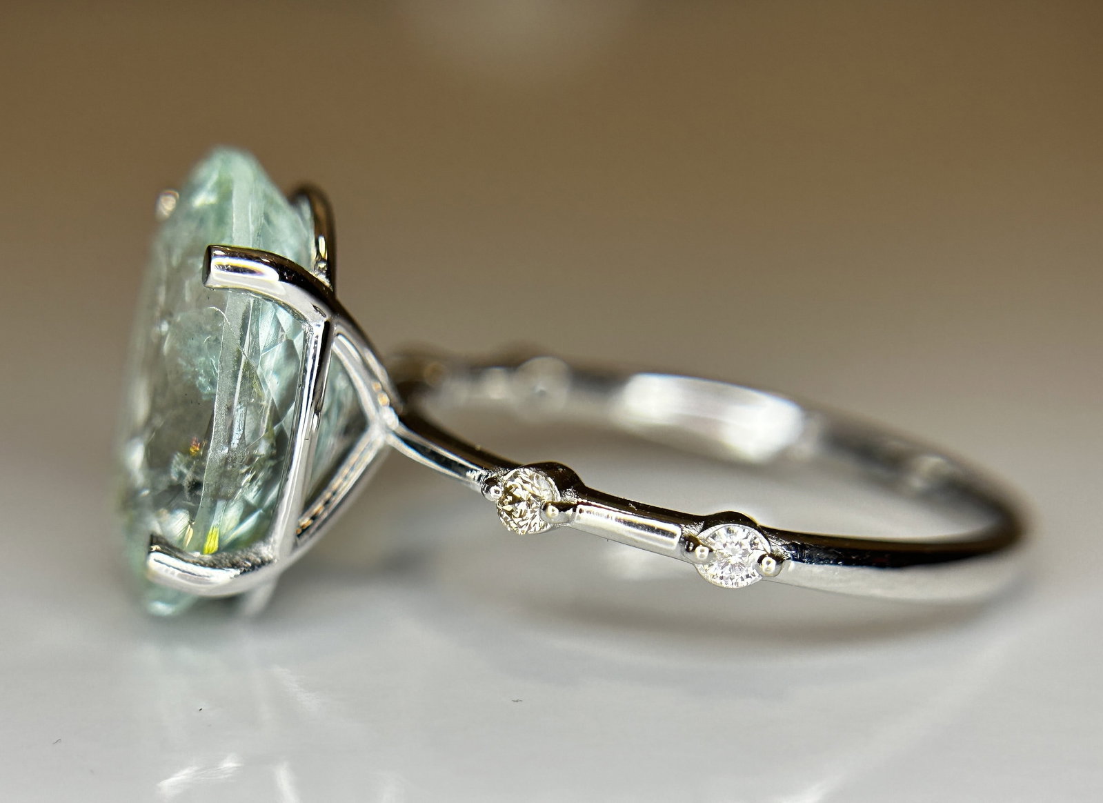 Beautiful 4.70 CT Natural Aquamarine Ring With Natural Diamonds & 18k White Gold - 4