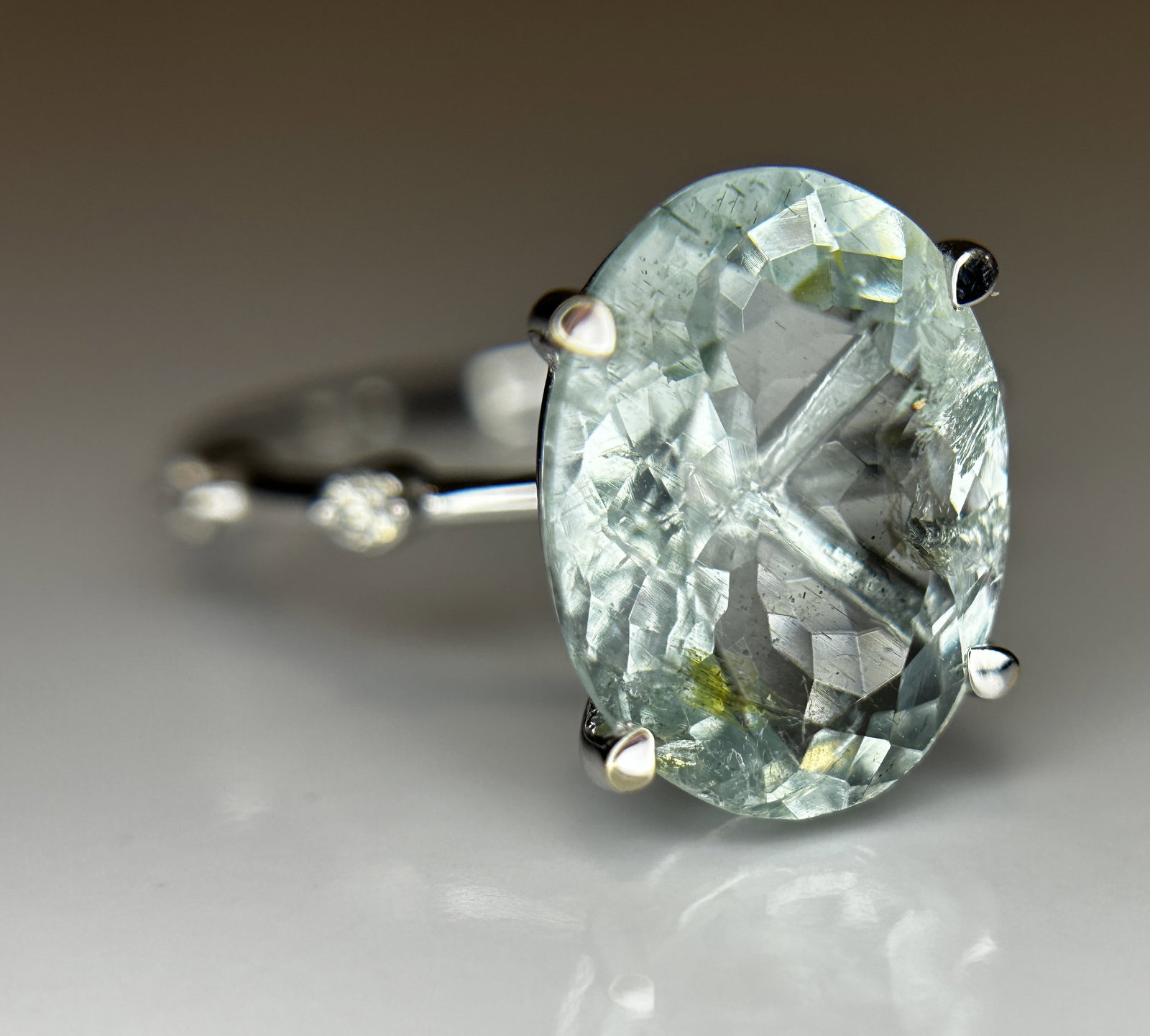 Beautiful 4.70 CT Natural Aquamarine Ring With Natural Diamonds & 18k White Gold - 7