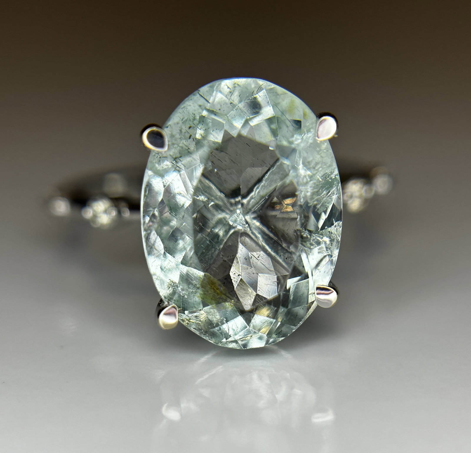 Beautiful 4.70 CT Natural Aquamarine Ring With Natural Diamonds & 18k White Gold - 8