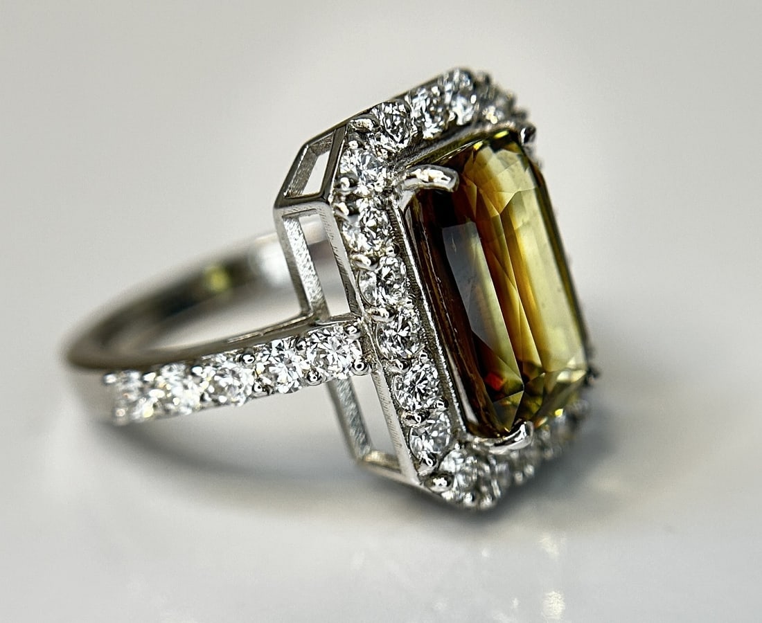 GIA Certified Natural Rare Alexandrite Ring 5.07ct With 1.38ct Diamond & 18k White Gold - 10