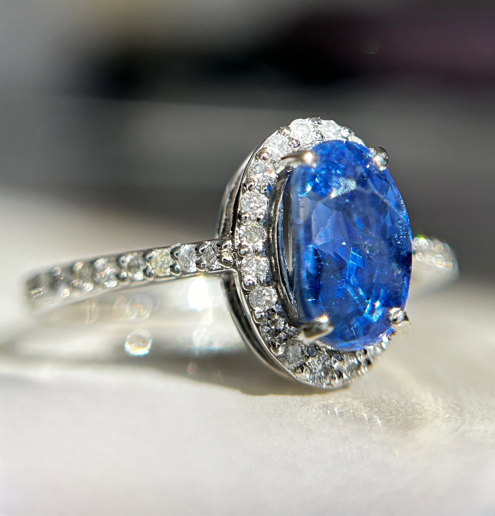Beautiful 2.24 CT Unheated Burma Blue Sapphire Diamonds & 950 Platinum - 2