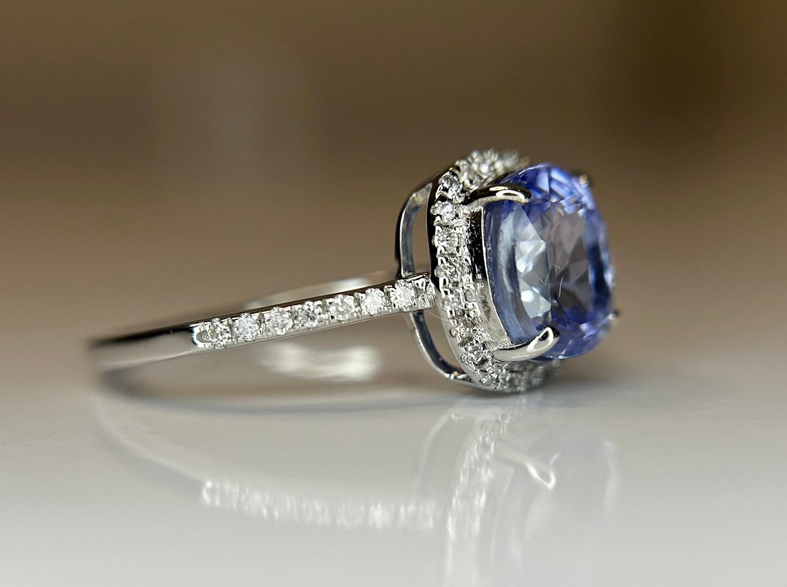 2.51 CT Unheated/Untreated Ceylon Cornflour Blue Sapphire Diamonds & 18k Gold - 2