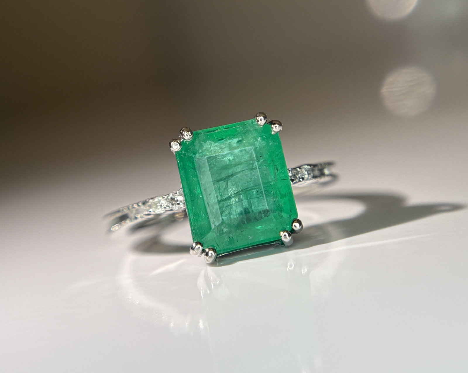 Beautiful 3.20 CT Natural Emerald Ring With Natural Diamonds & Platinum 950: Title: Beautiful 3.20 CT Natural Emerald Ring With Natural Diamonds & Platinum 950 Description: Beautiful 3.20 CT Natural Emerald Ring With Natural Diamonds & Platinum 950 Description: Total