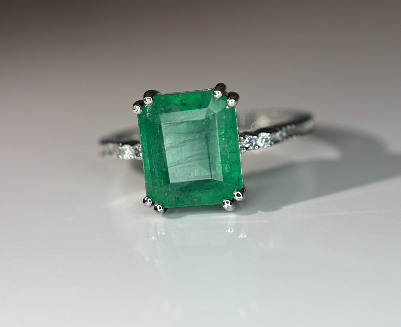Beautiful 3.20 CT Natural Emerald Ring With Natural Diamonds & Platinum 950 - 3