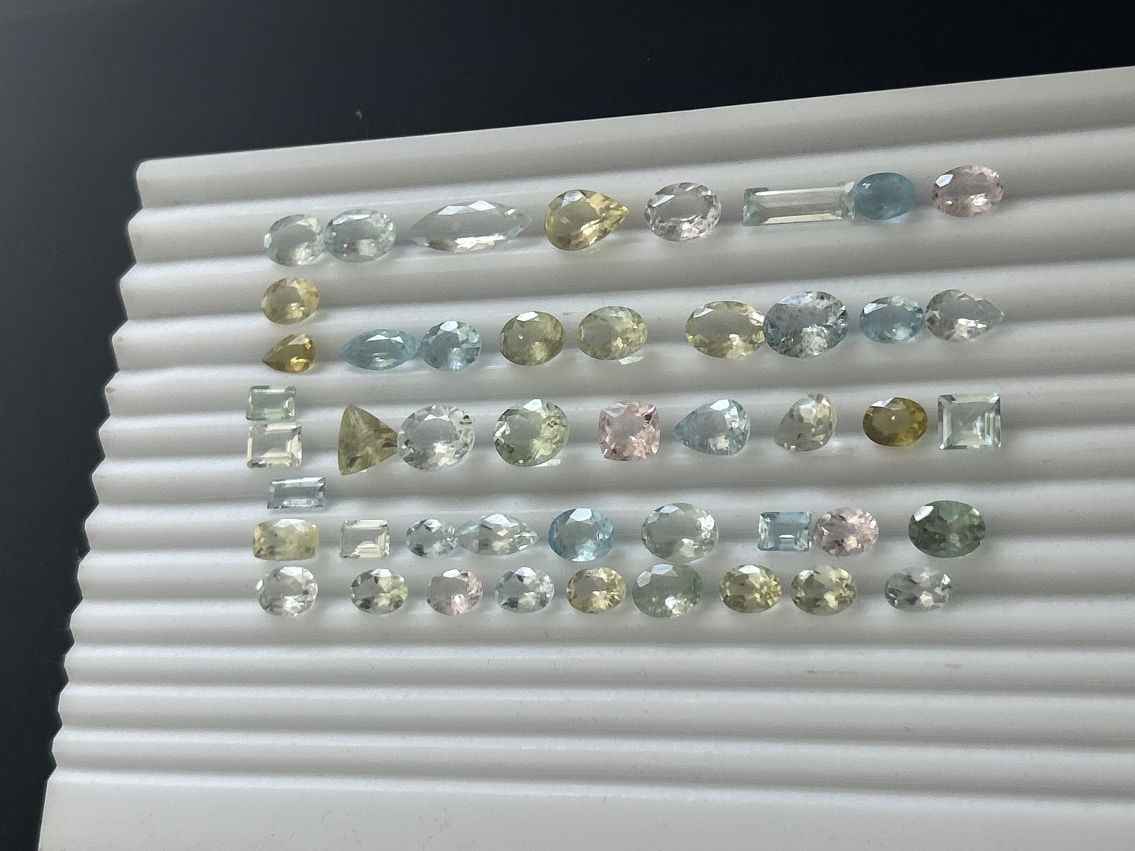 77.05ct Natural Blue and Green Aquamarine and Pink Morganite - 6