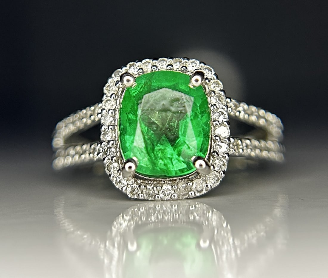 Beautiful 1.64 ct Natural Emerald With Natural Diamonds & 18k Gold - 7