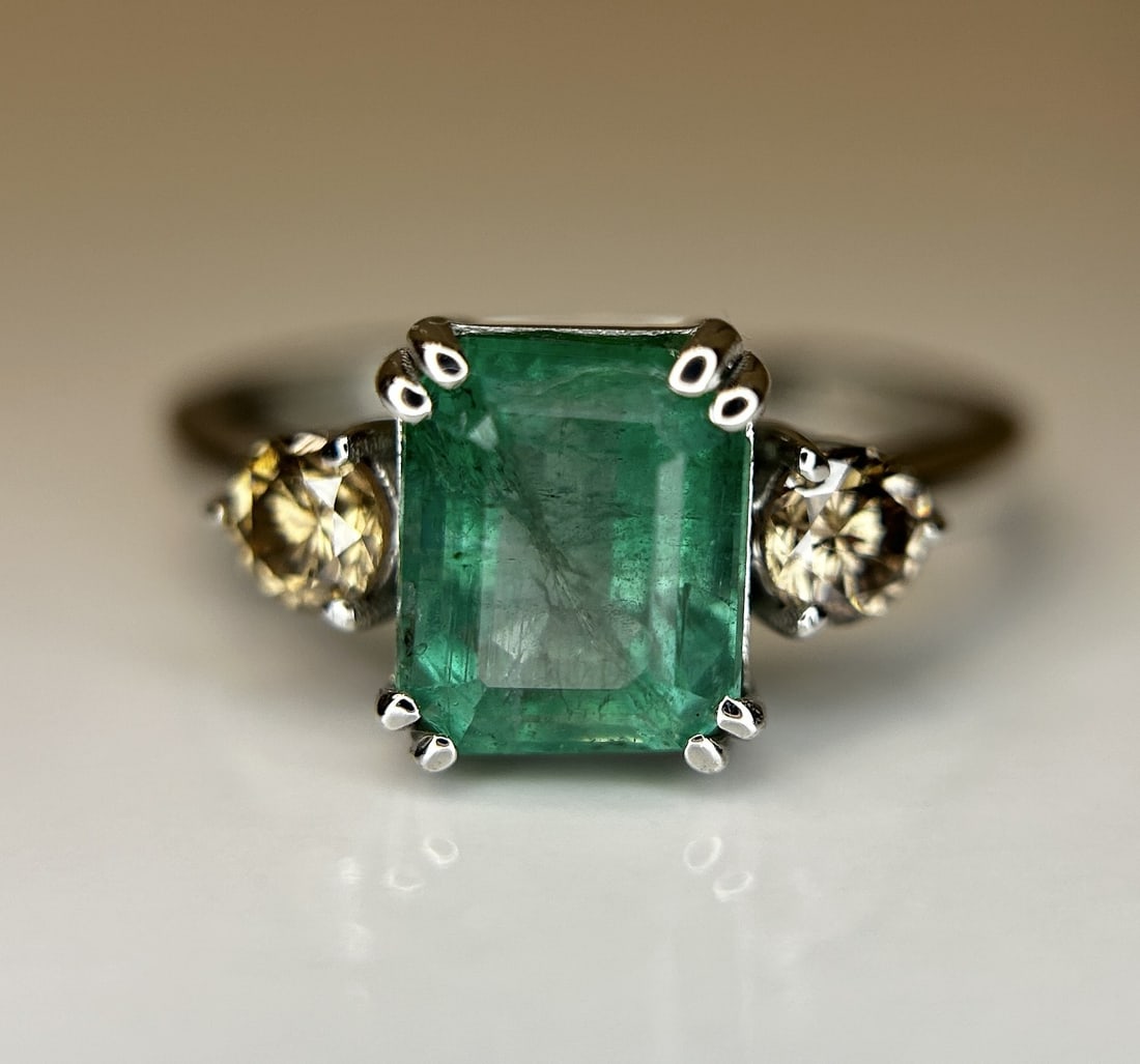 Beautiful Natural Emerald 2.41 CT With Natural Diamonds & 18k Gold - 3