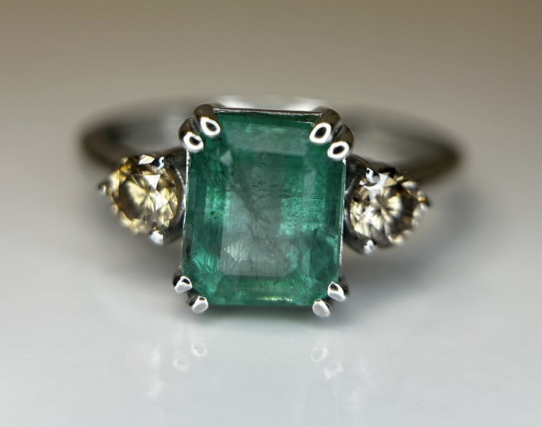 Beautiful Natural Emerald 2.41 CT With Natural Diamonds & 18k Gold - 8