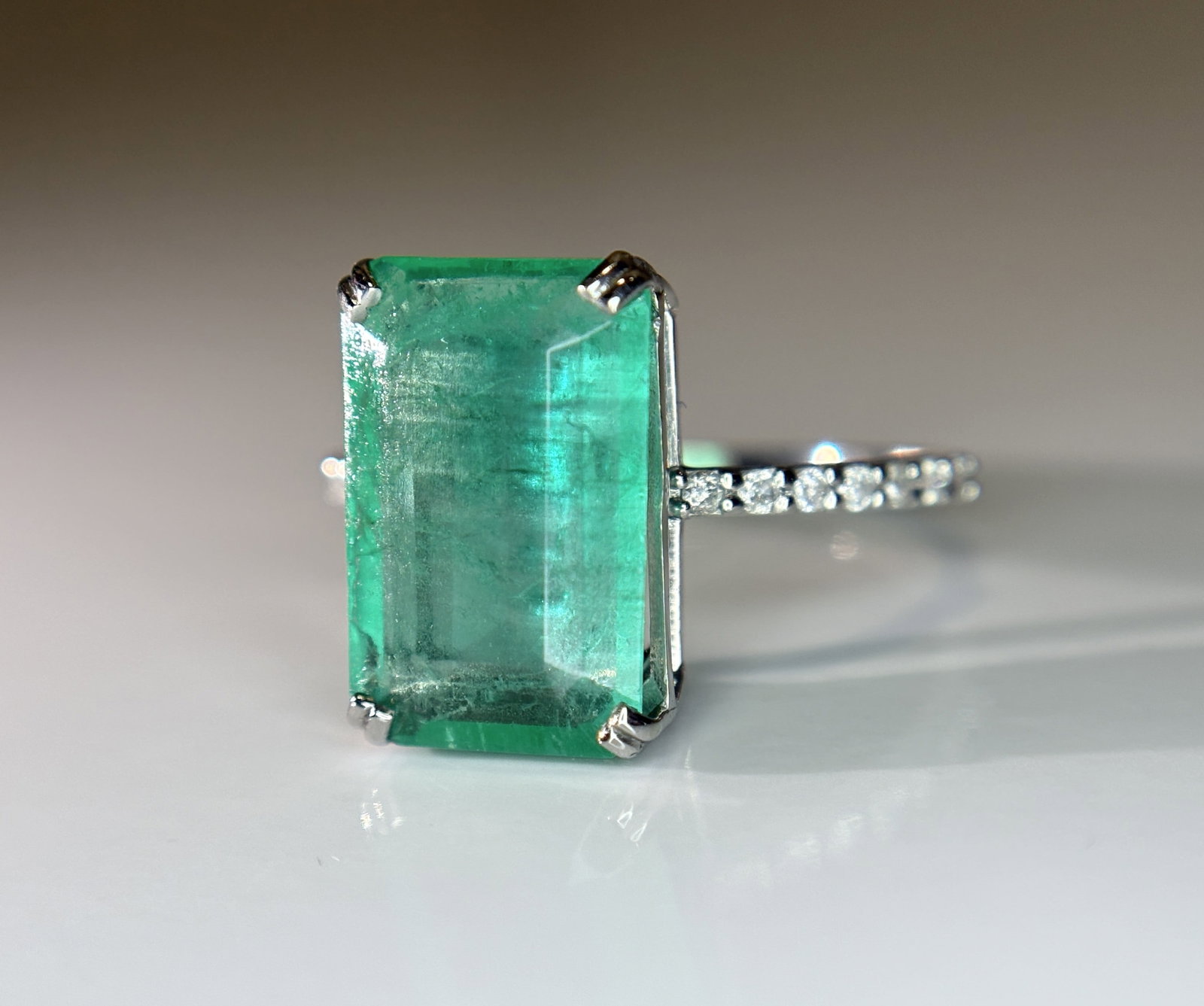 Beautiful 3.66 CT Natural Emerald Ring With Natural Diamonds & Platinum 950 - 3