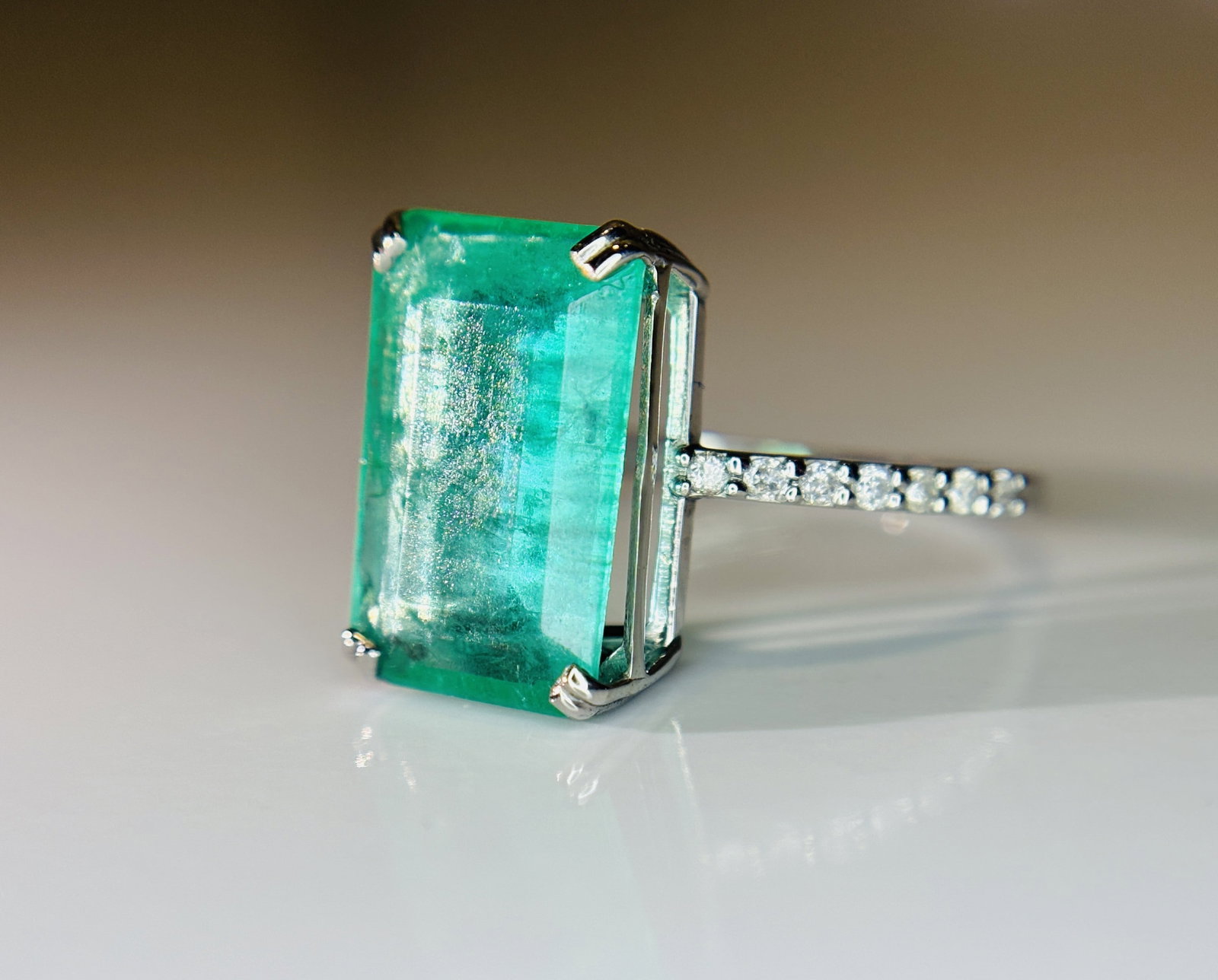 Beautiful 3.66 CT Natural Emerald Ring With Natural Diamonds & Platinum 950 - 4