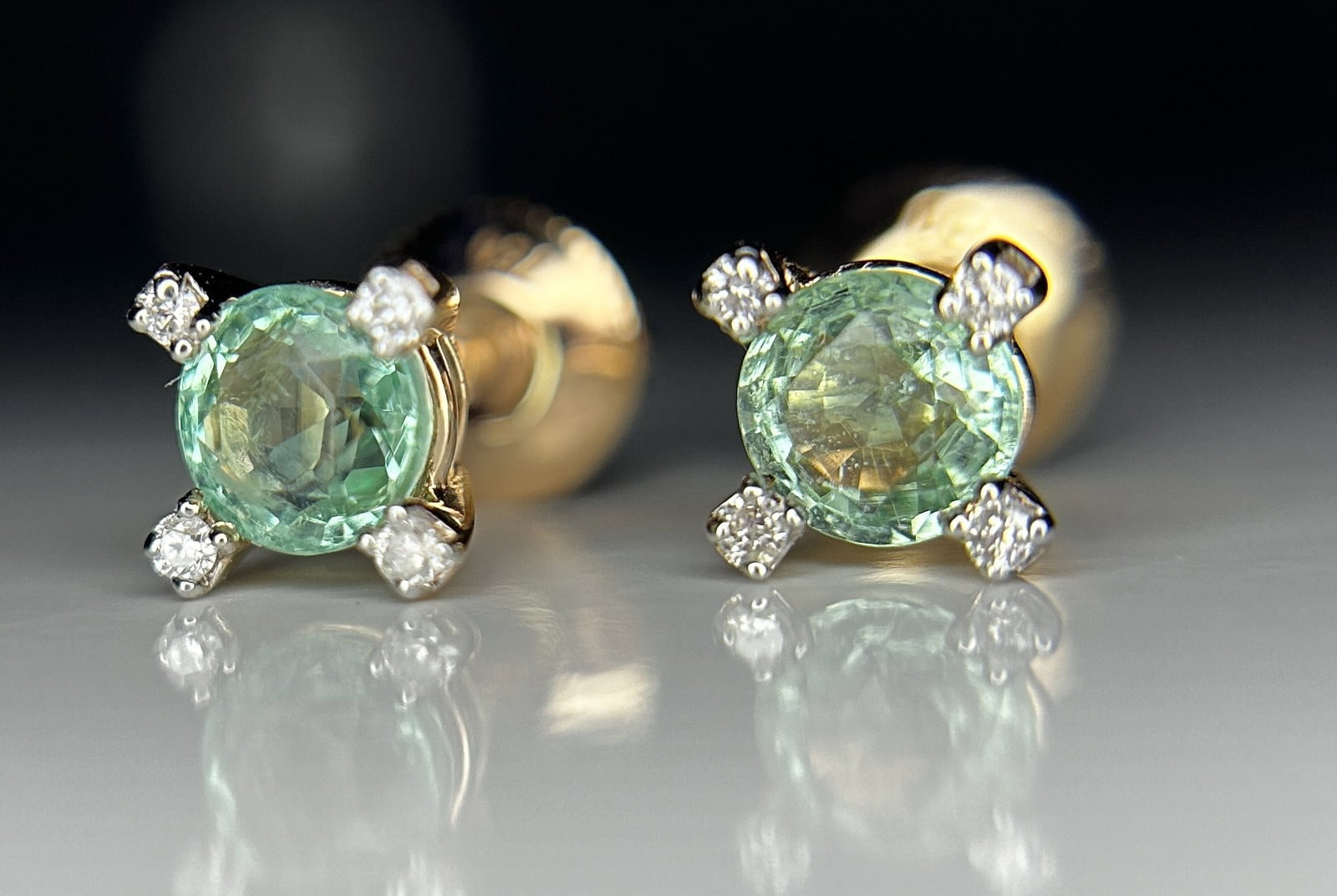 Beautiful 0.70 ct Natural Emerald Earrings With Natural Diamonds & 18k Gold - 5
