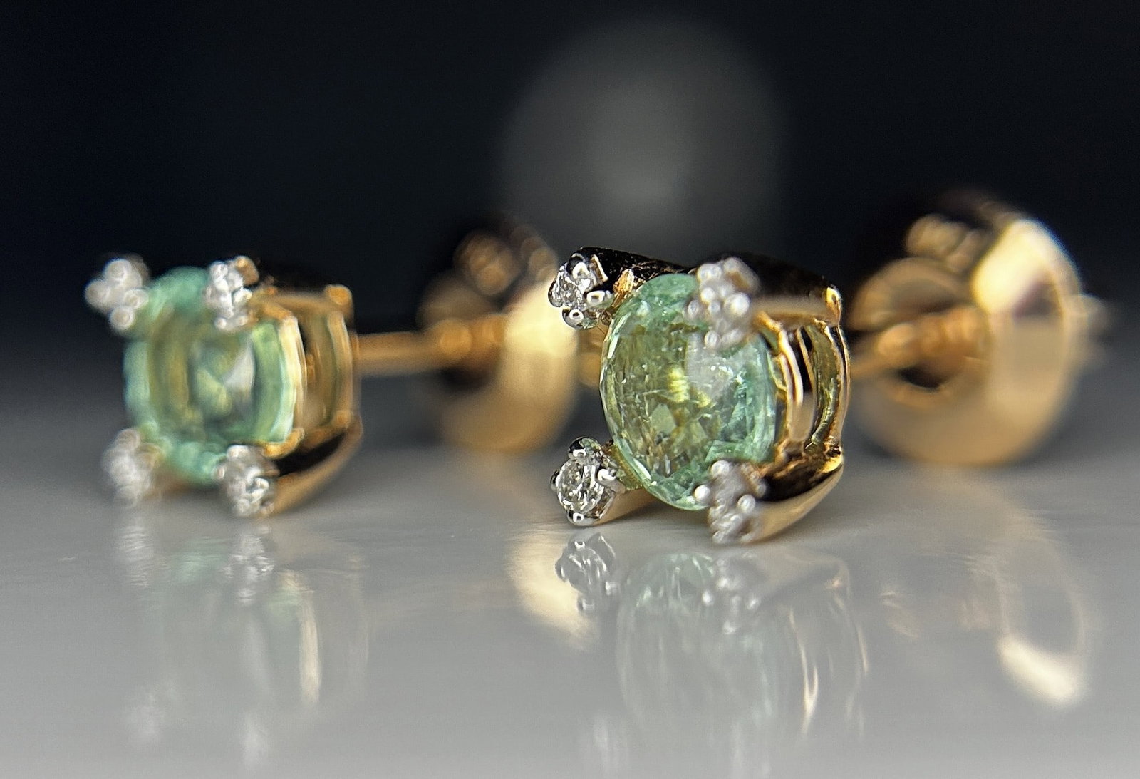 Beautiful 0.70 ct Natural Emerald Earrings With Natural Diamonds & 18k Gold - 7