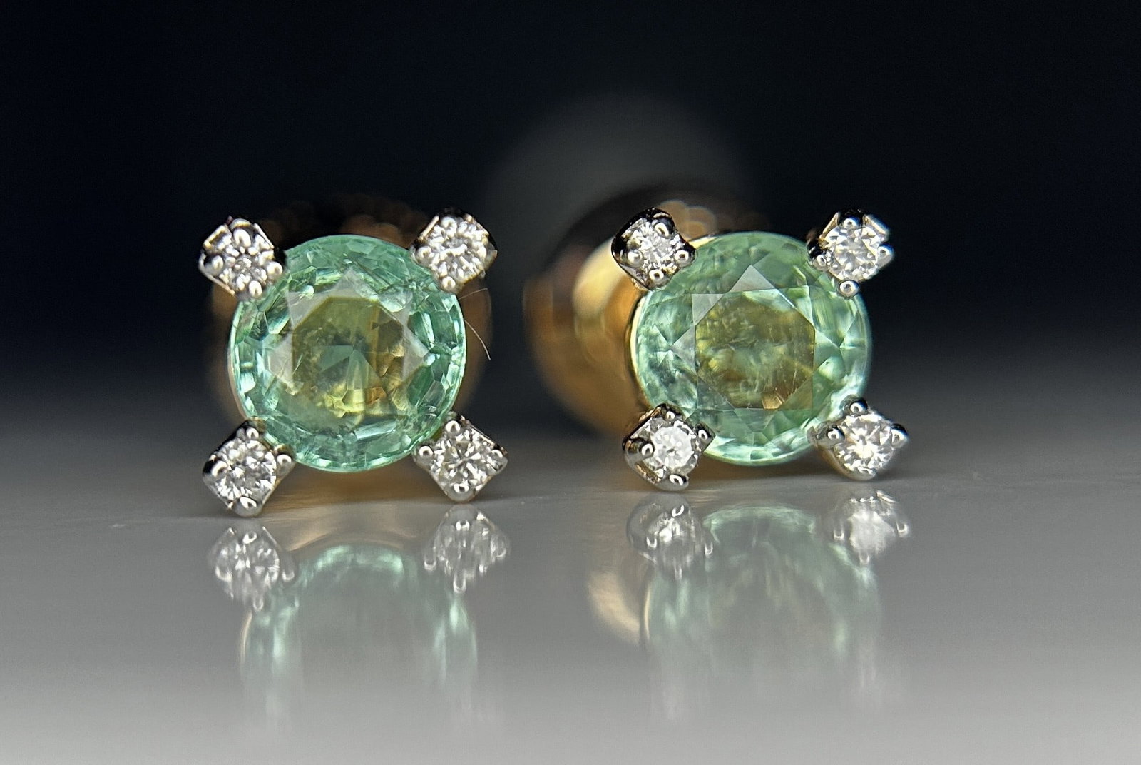 Beautiful 0.70 ct Natural Emerald Earrings With Natural Diamonds & 18k Gold - 9