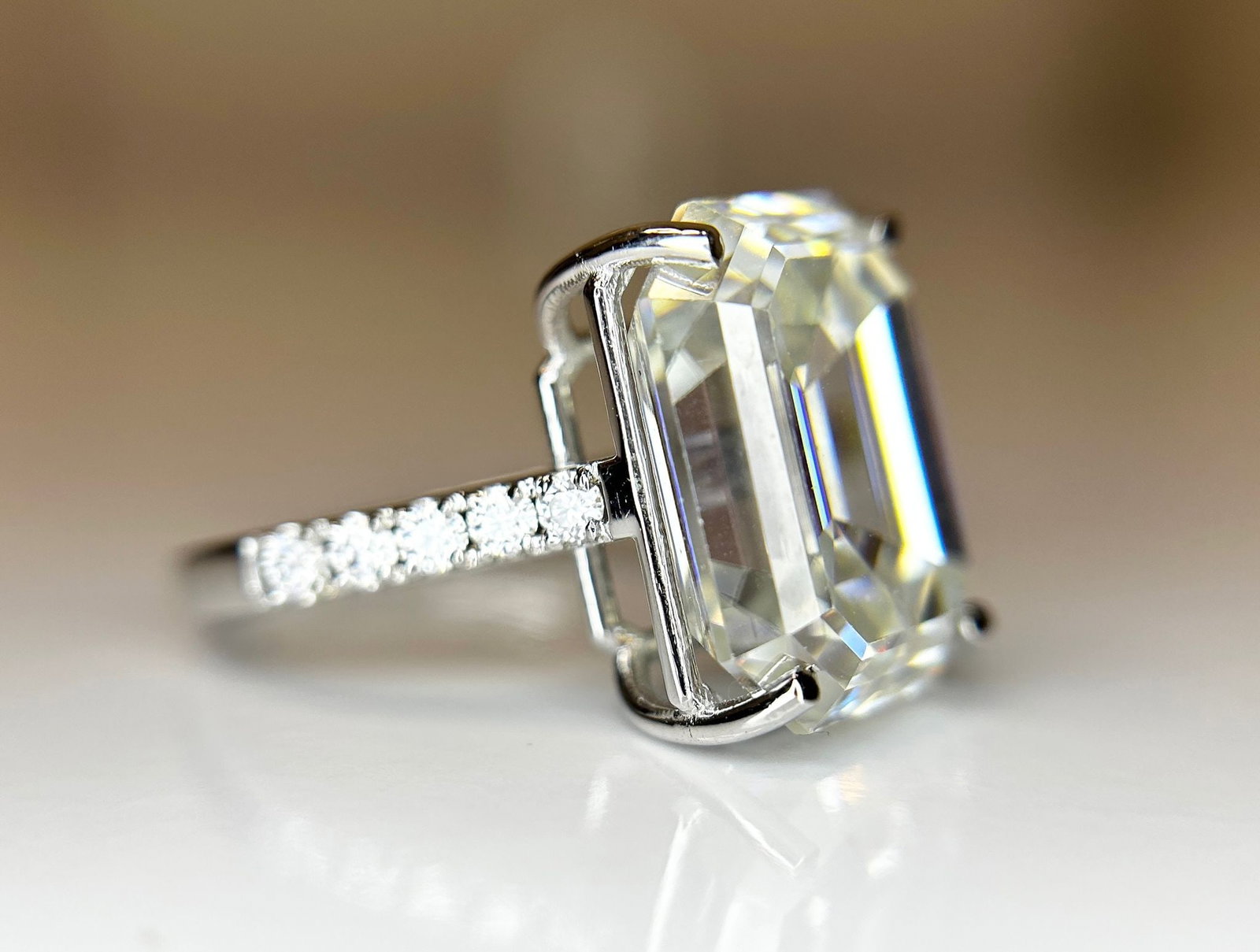 Beautiful 12.08CT Mossanite Ring With 18k Gold - 5