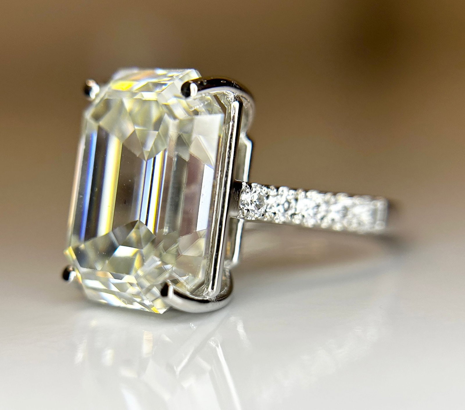 Beautiful 12.08CT Mossanite Ring With 18k Gold - 6