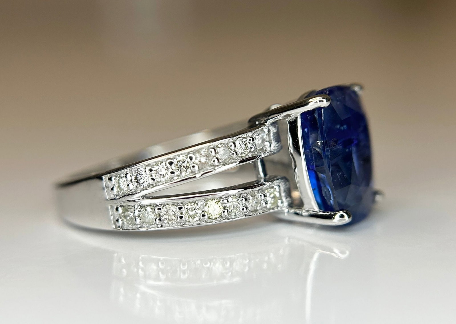 Beautiful 3.16 CT Natural Ceylon Cornflour Blue Sapphire Diamonds & 18k Gold - 3