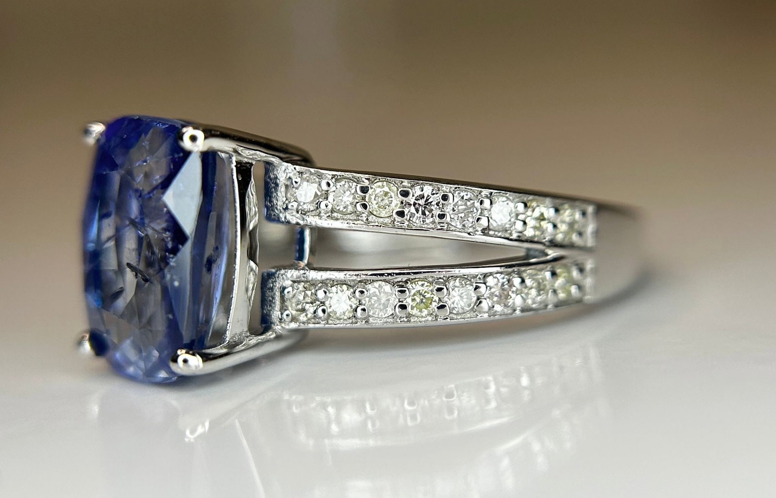 Beautiful 3.16 CT Natural Ceylon Cornflour Blue Sapphire Diamonds & 18k Gold - 6