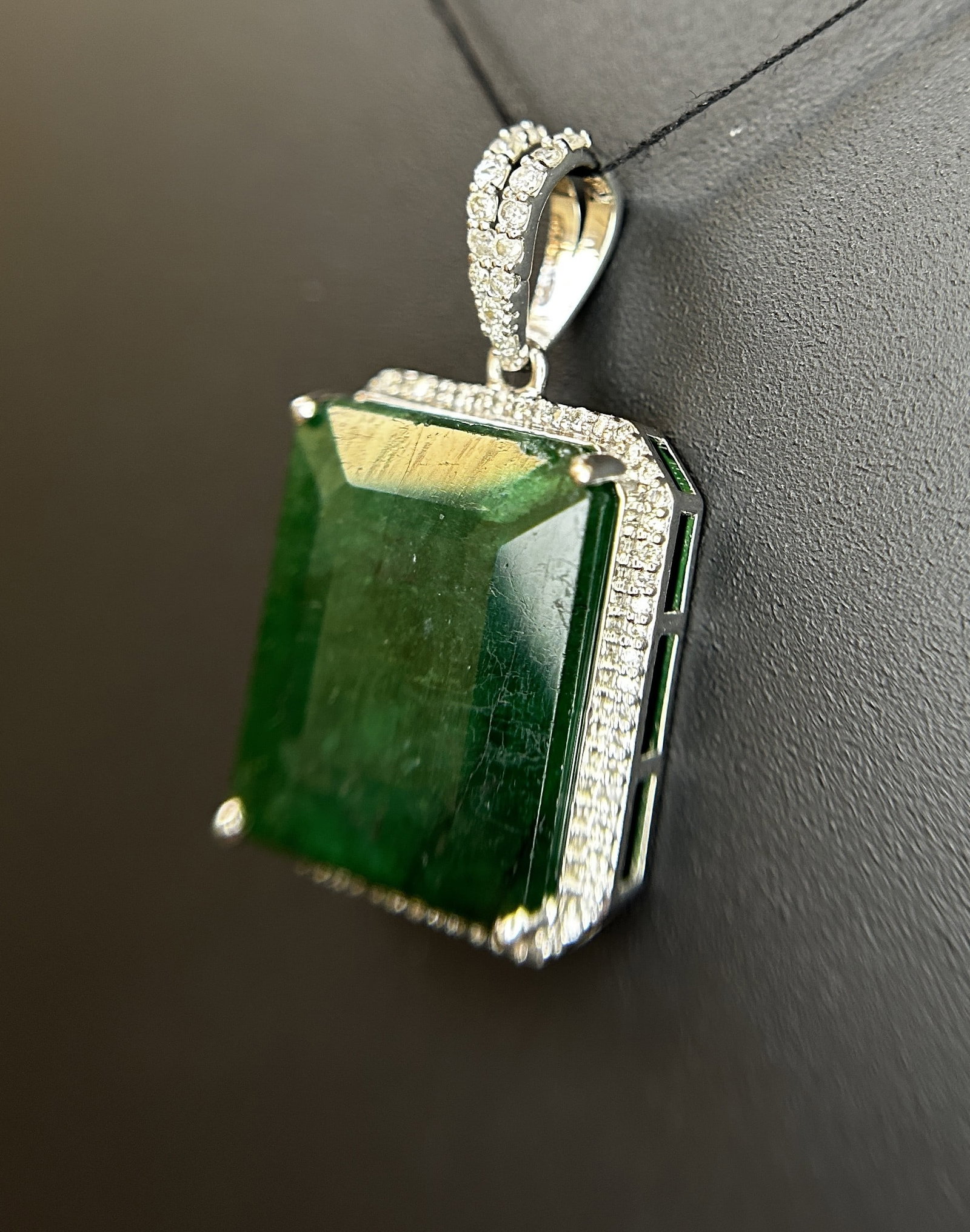 Beautiful 14.39 ct Natural Emerald With Natural Diamonds & 18k Gold - 6
