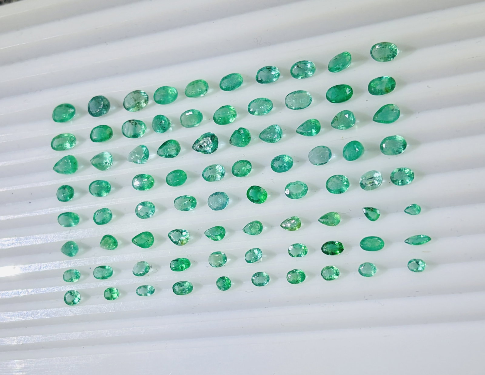 29.10ct Natural Emeralds - 4