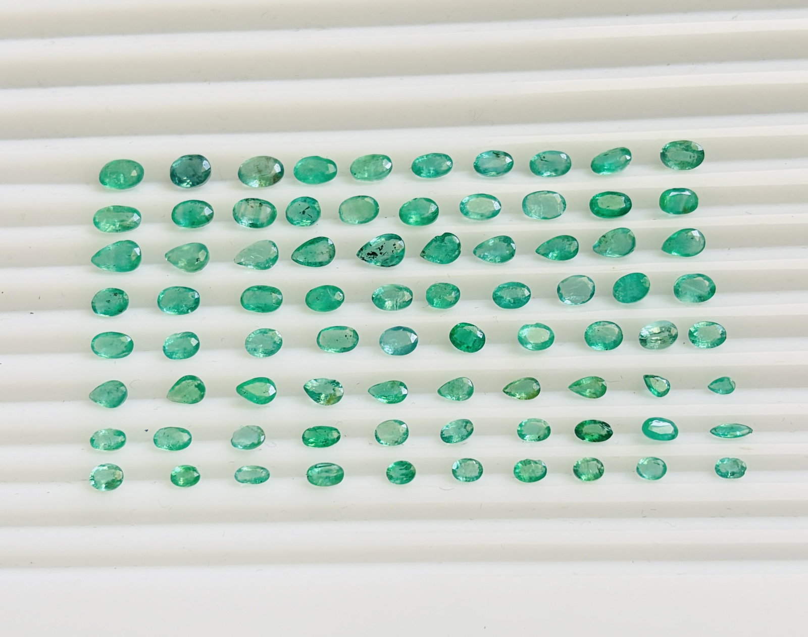29.10ct Natural Emeralds - 9