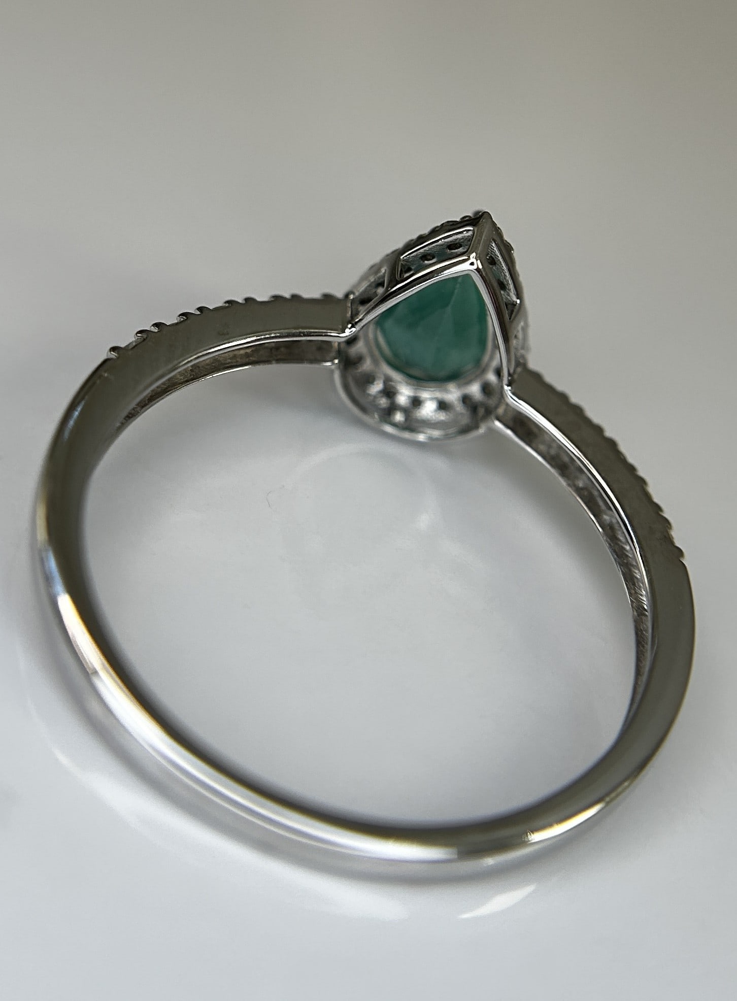 Beautiful Natural Emerald 0.68 CT With Natural Diamonds & 18k Gold - 6