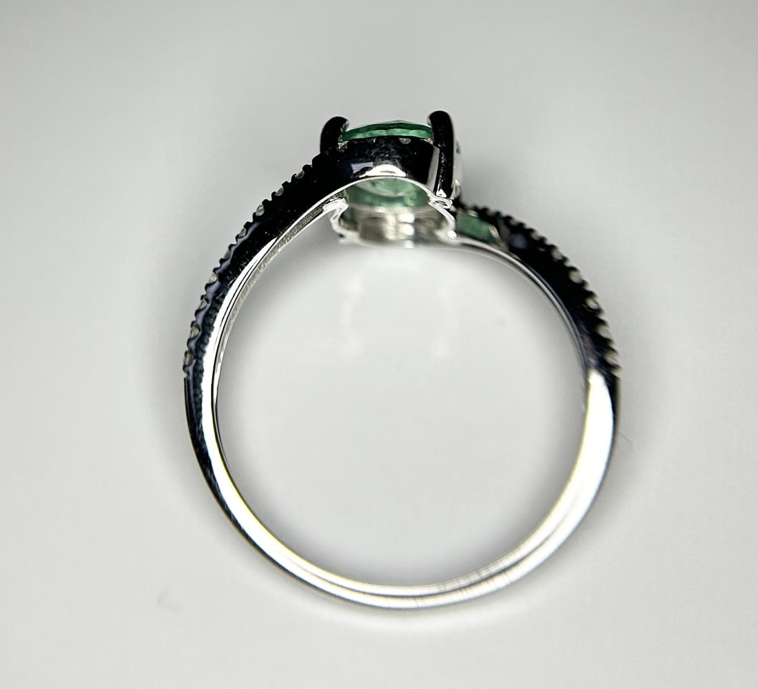 Beautiful 1.00ct Natural Emerald With Natural Diamonds & 18k Gold - 6