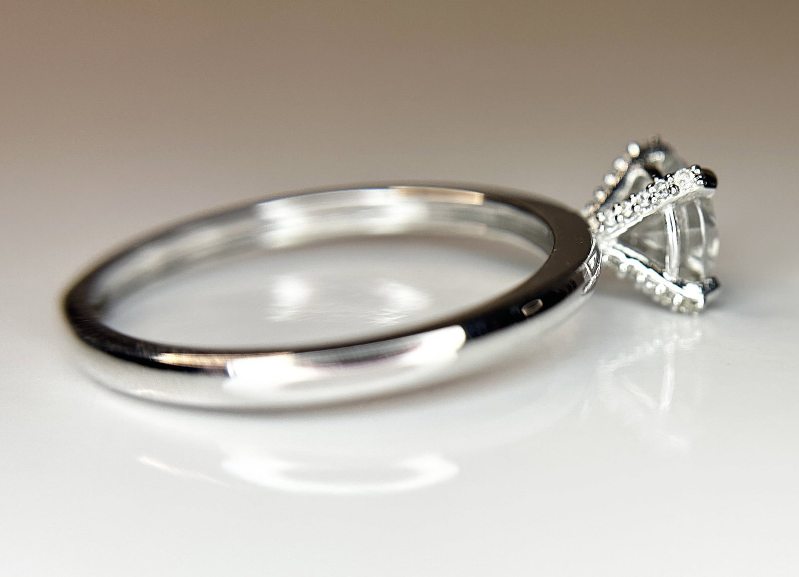 Beautiful 1.19ct Untreated Natural Solitaire Diamond & 18k Gold - 10