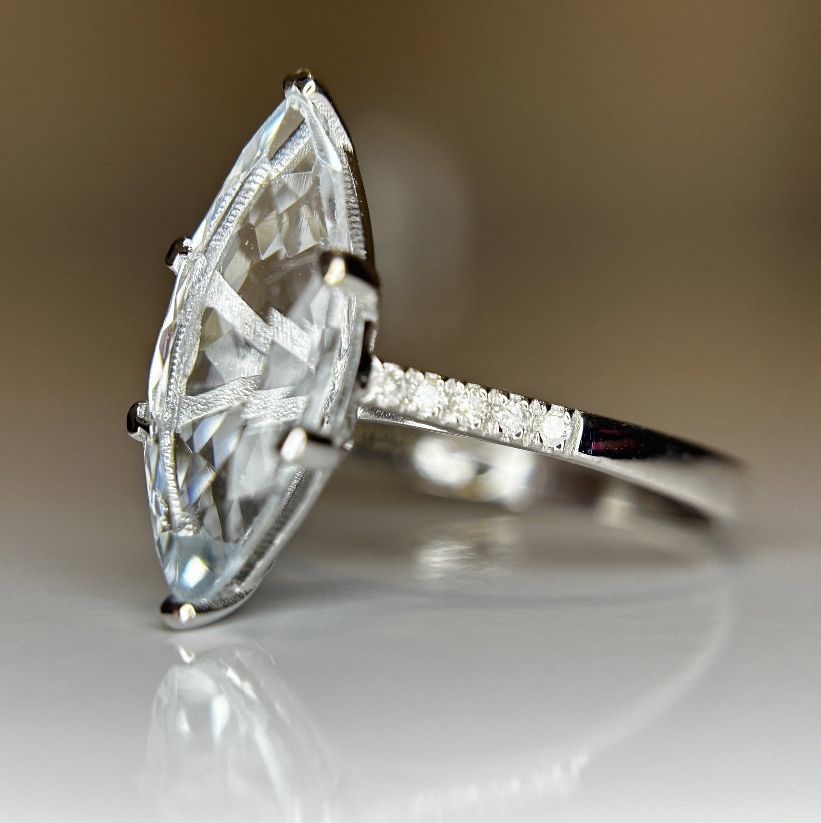 Beautiful 3.16 CT Natural Aquamarine Ring With Natural Diamonds & 18k White Gold - 5