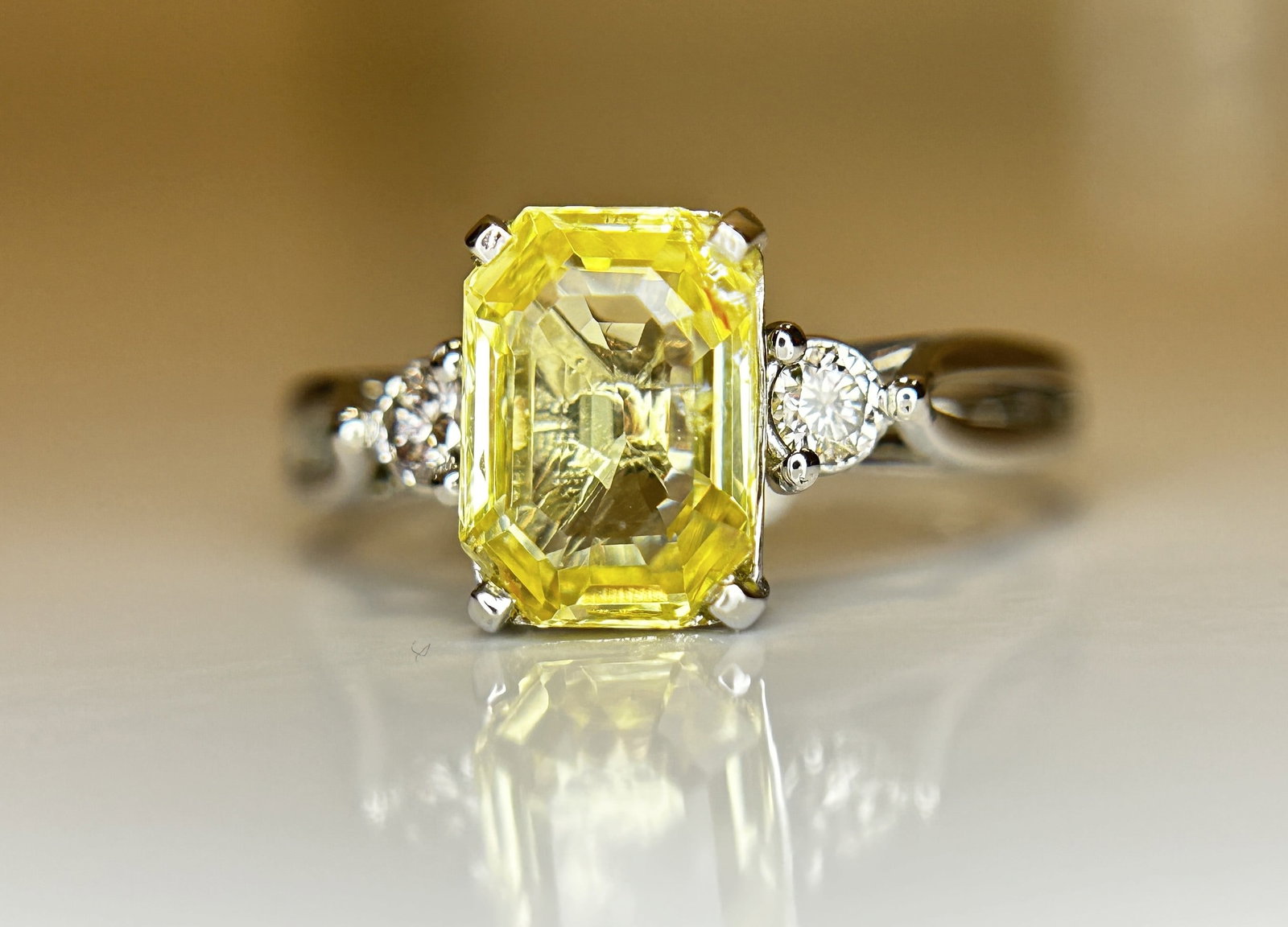 Beautiful 2.40ct Unheated Untreated Natural Ceylon Yellow Sapphire Diamonds & 950 Platinum: Title: Beautiful 2.40ct Unheated Untreated Natural Ceylon Yellow Sapphire Diamonds & 950 Platinum Description: Beautiful 2.40ct Unheated Untreated Natural Ceylon Yellow Sapphire Diamonds &