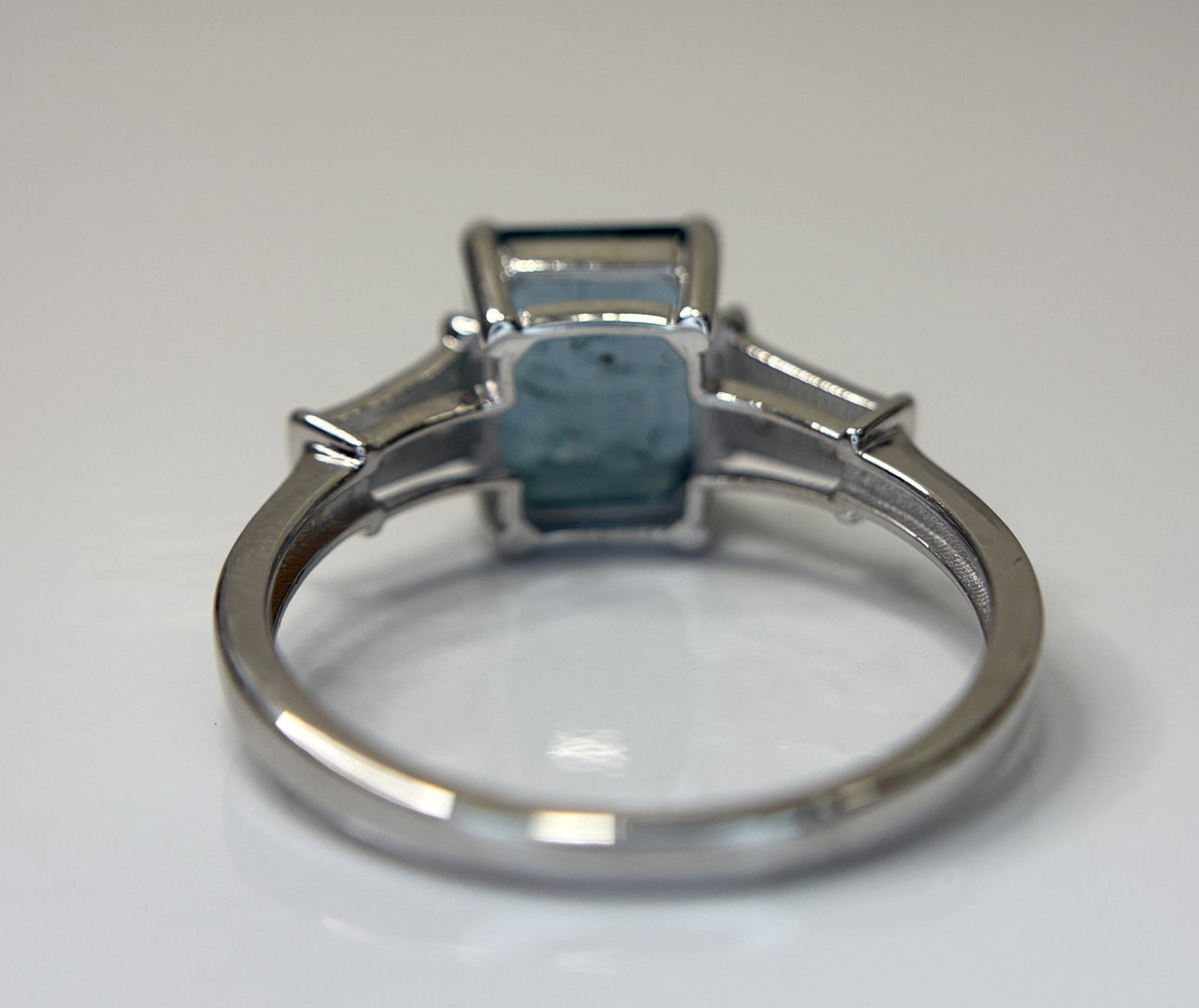 Beautiful 2.10 CT Natural Emerald With Natural Diamonds & 18k Gold - 6