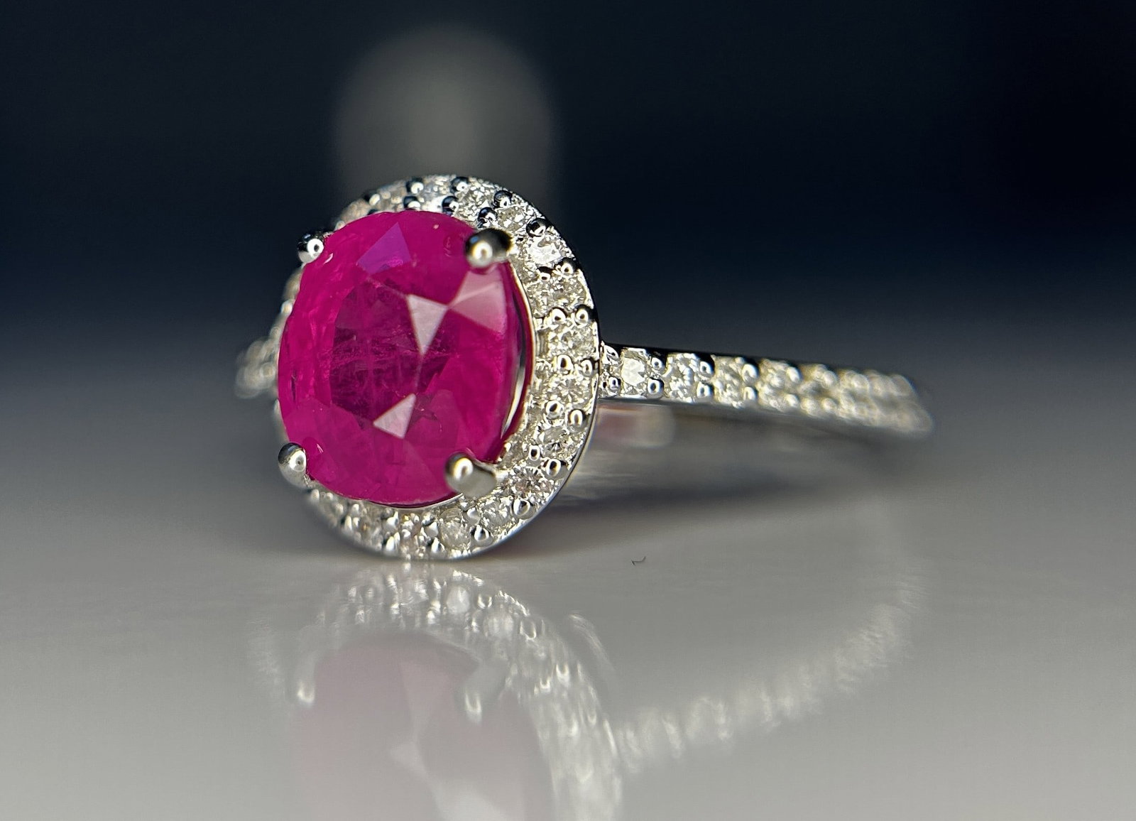 Beautiful 2.66 CT Unheated Old Burma Ruby With Natural Diamonds & 18k Gold - 3