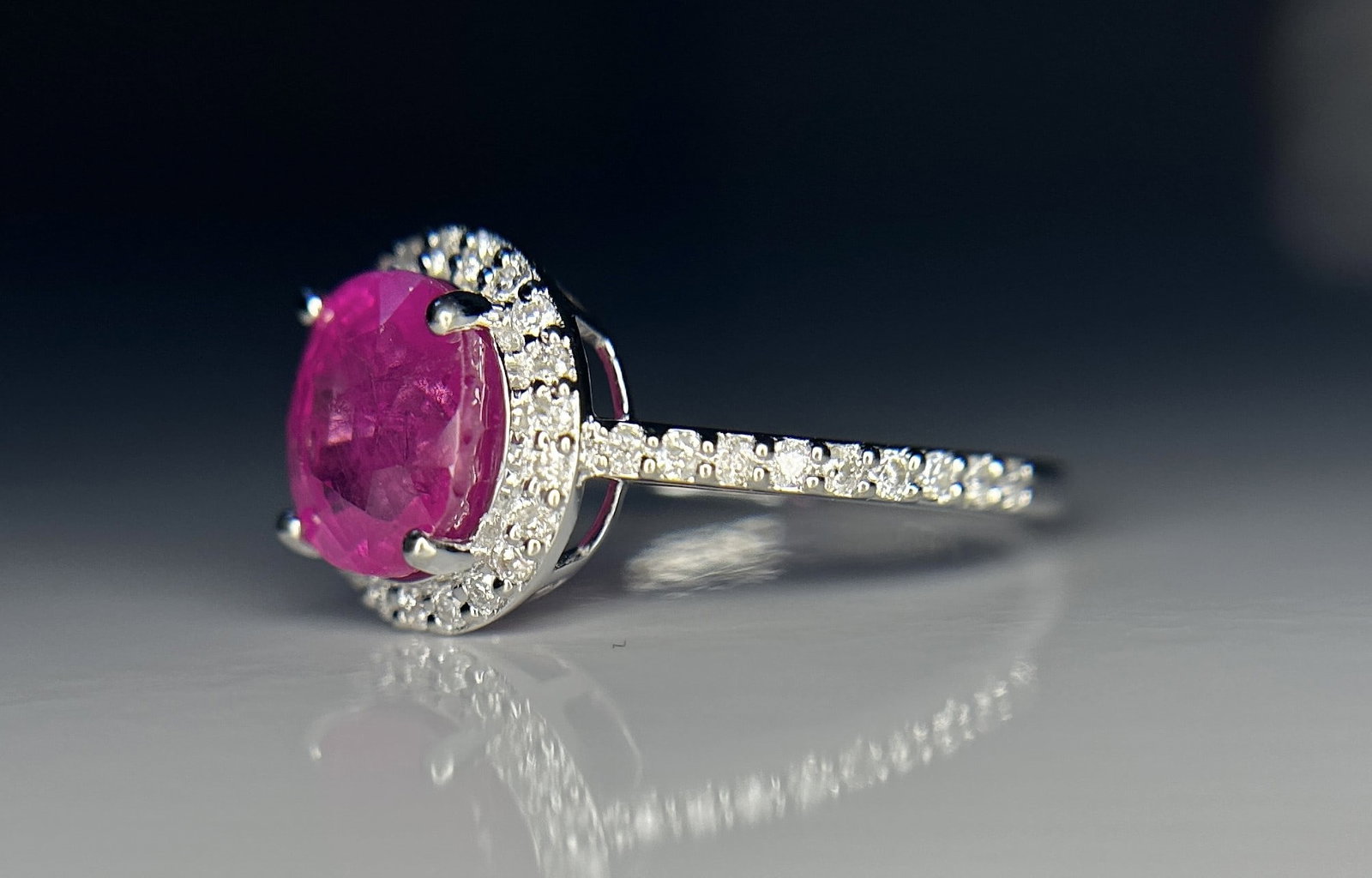Beautiful 2.66 CT Unheated Old Burma Ruby With Natural Diamonds & 18k Gold - 4