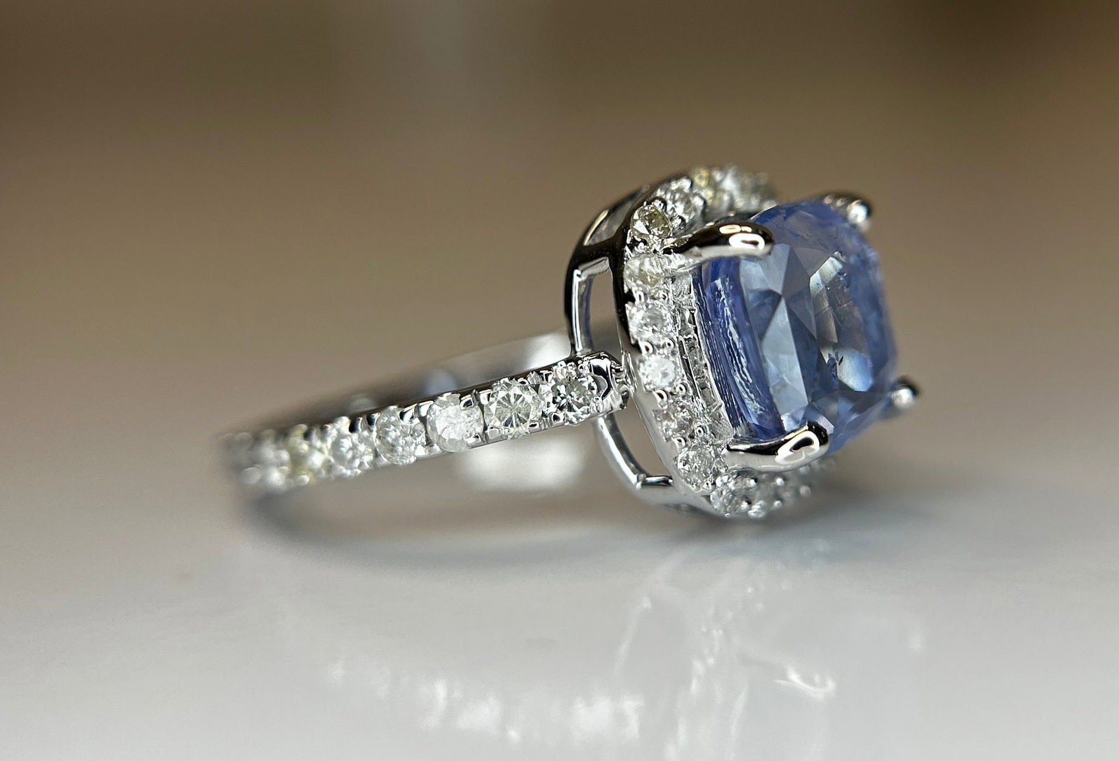 2.74 CT Unheated/Untreated Ceylon Cornflour Blue Sapphire Diamonds & 18k Gold - 4