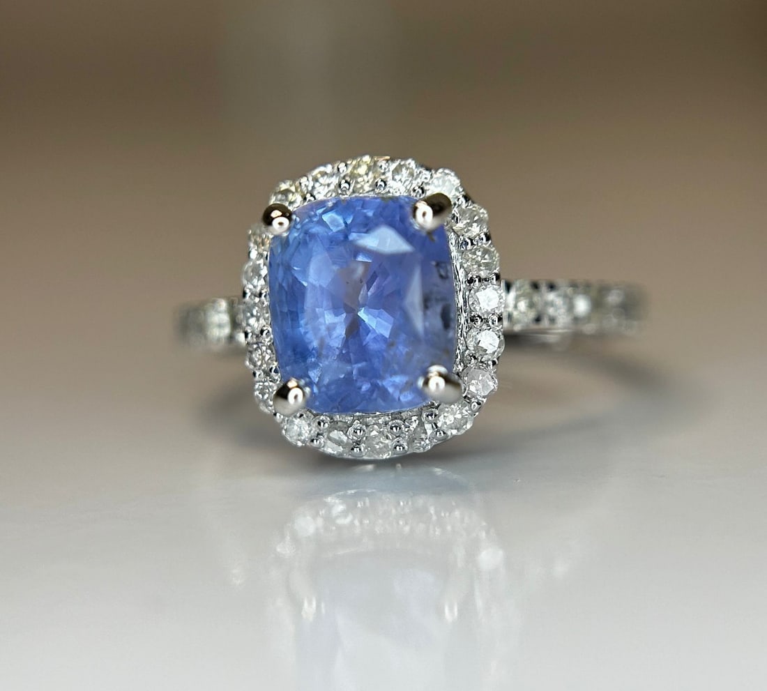2.74 CT Unheated/Untreated Ceylon Cornflour Blue Sapphire Diamonds & 18k Gold - 9