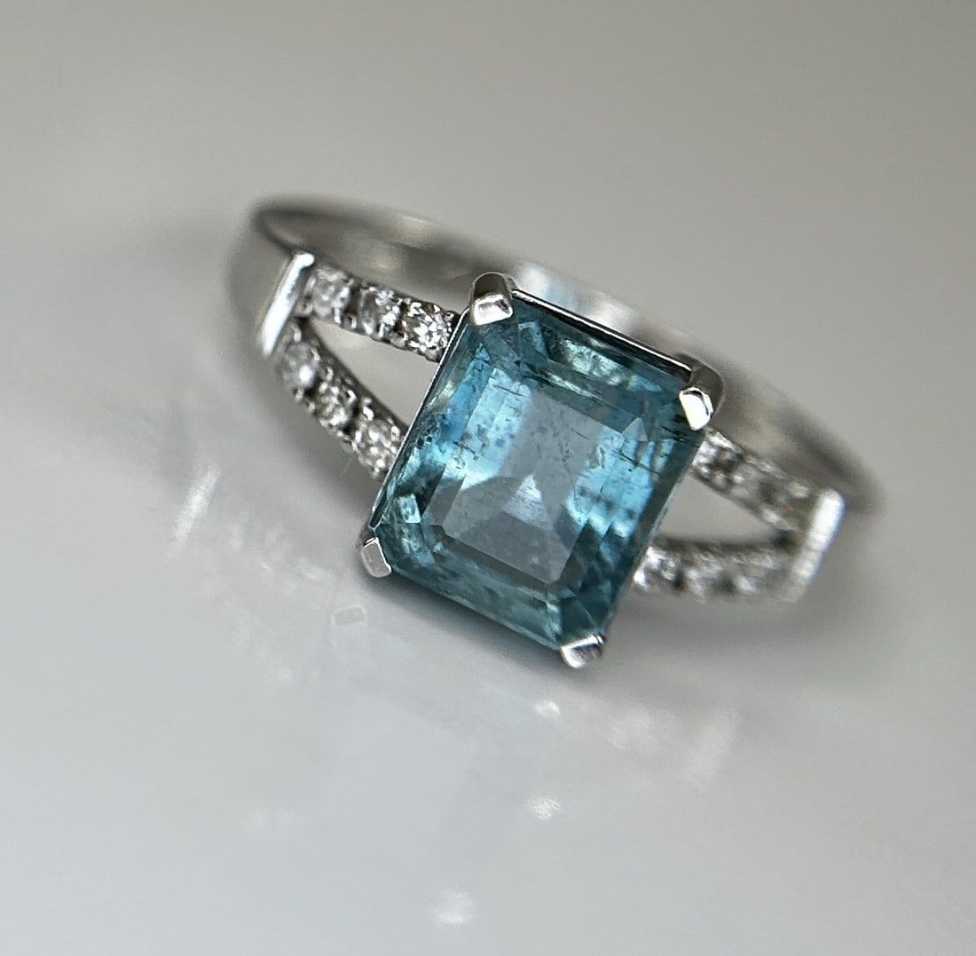 Beautiful Natural Rare Blue Emerald 2.39 CT With Natural Diamonds & 18k Gold - 10