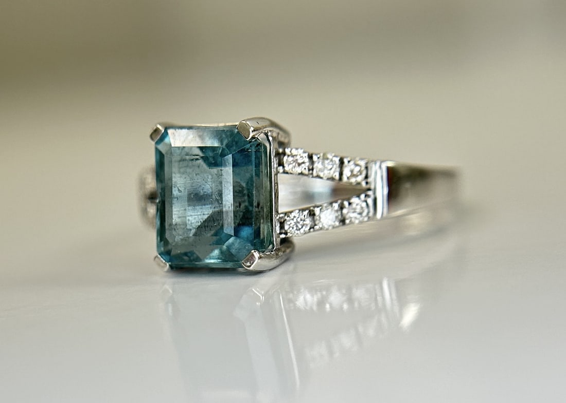 Beautiful Natural Rare Blue Emerald 2.39 CT With Natural Diamonds & 18k Gold - 11