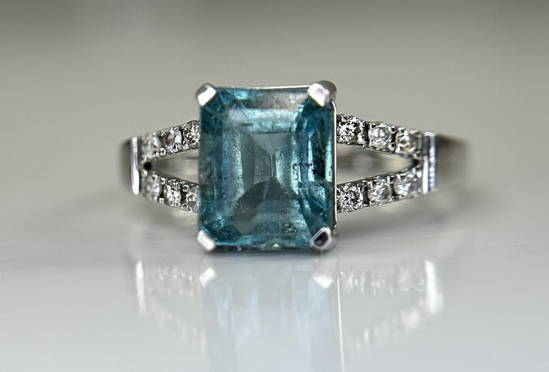 Beautiful Natural Rare Blue Emerald 2.39 CT With Natural Diamonds & 18k Gold - 2