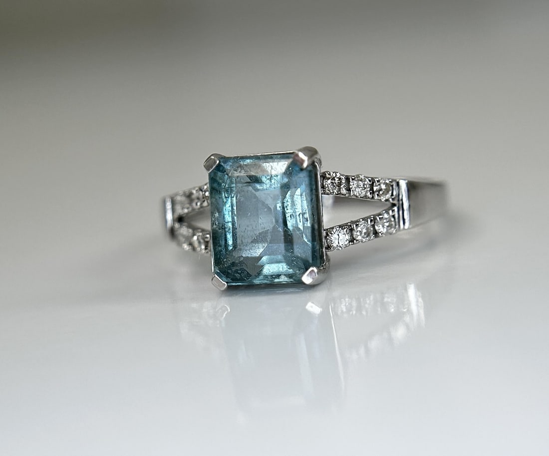 Beautiful Natural Rare Blue Emerald 2.39 CT With Natural Diamonds & 18k Gold - 7