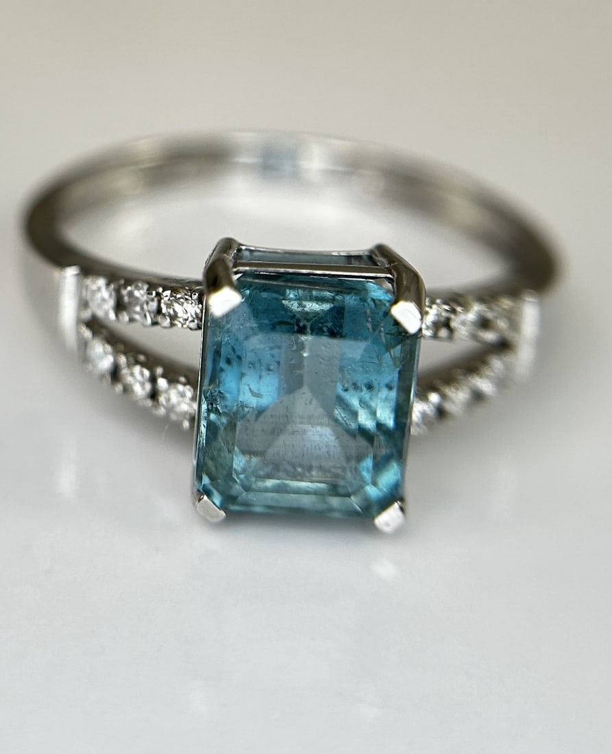 Beautiful Natural Rare Blue Emerald 2.39 CT With Natural Diamonds & 18k Gold - 8