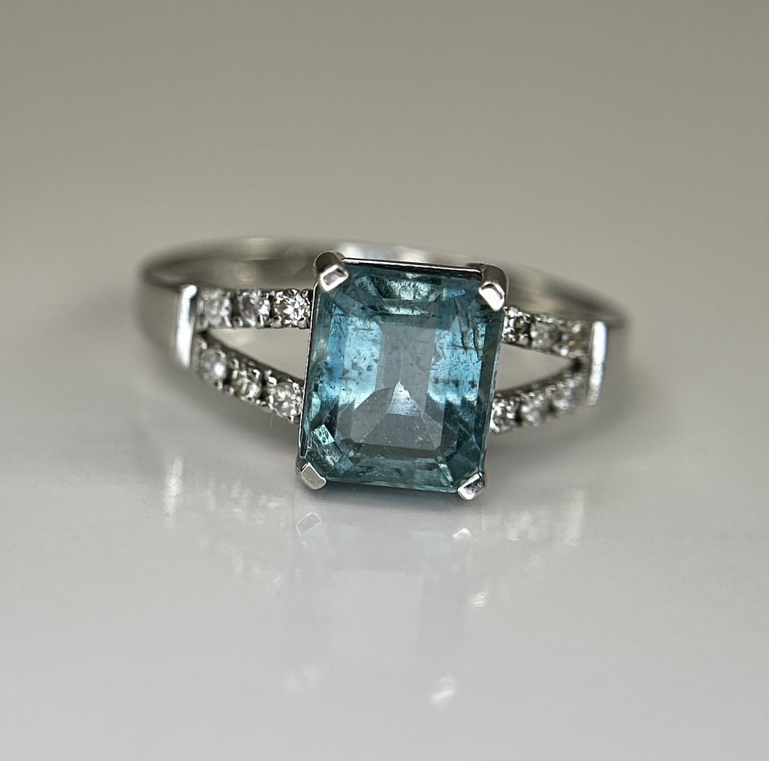 Beautiful Natural Rare Blue Emerald 2.39 CT With Natural Diamonds & 18k Gold - 9