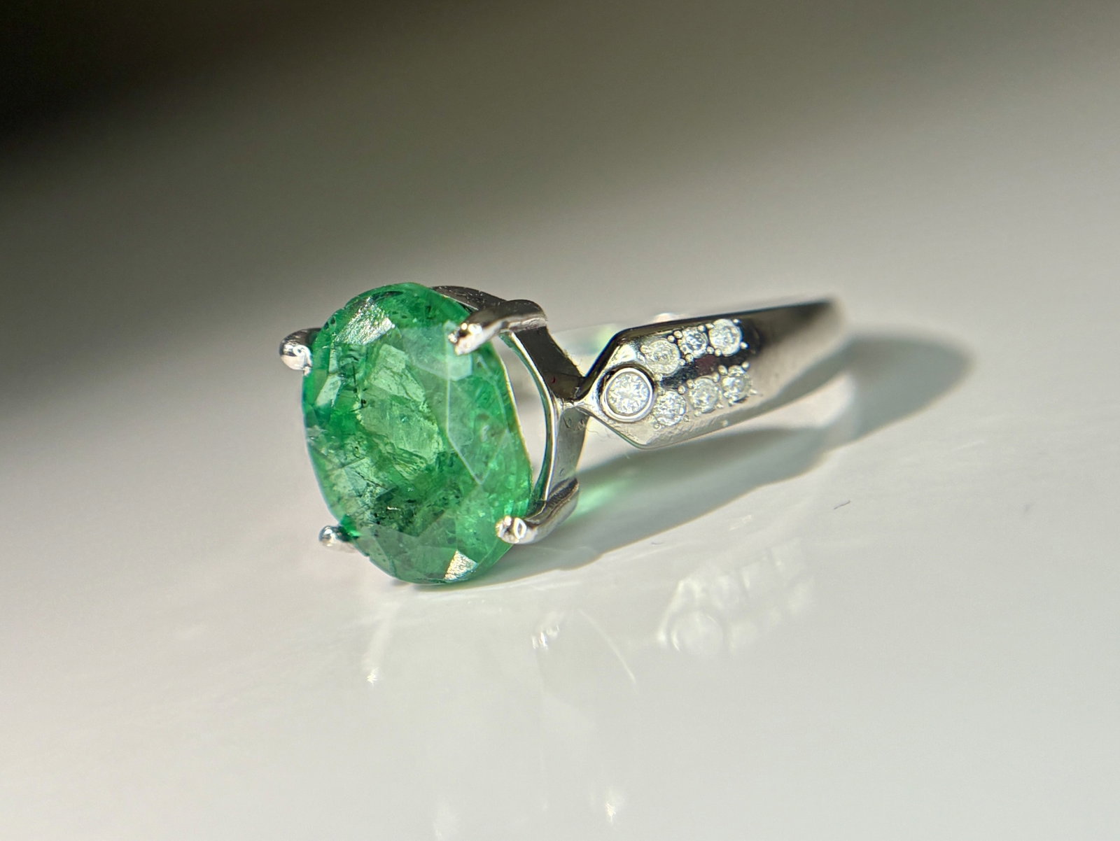 Beautiful 2.90 CT Natural Emerald Ring With Natural Diamonds & Platinum 950 - 3