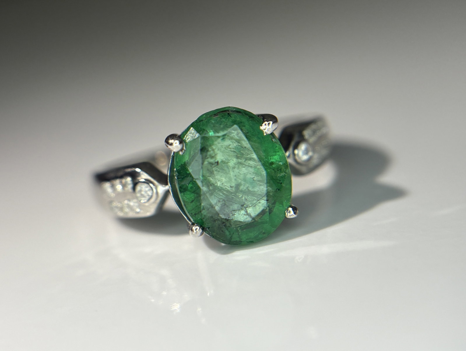 Beautiful 2.90 CT Natural Emerald Ring With Natural Diamonds & Platinum 950 - 8