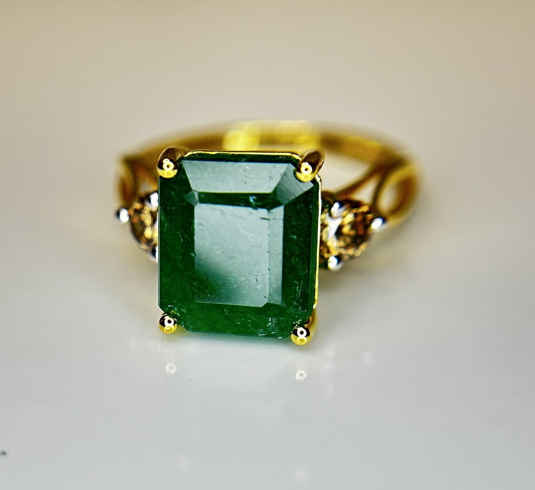 Beautiful Natural Emerald 4.76 CT With Natural Diamonds & 18k Gold - 7