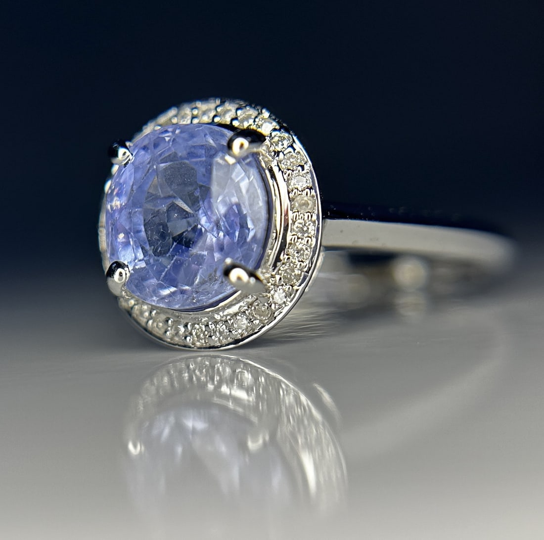 Beautiful 2.60 CT Unheated Ceylon Blue Sapphire With Natural Diamonds & 18k Gold - 3